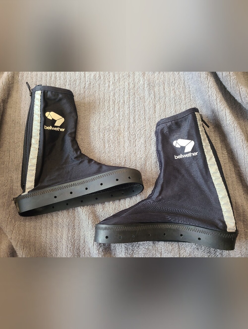 Unisex size XS Bellwether mountain bike biking booties black shoe covers